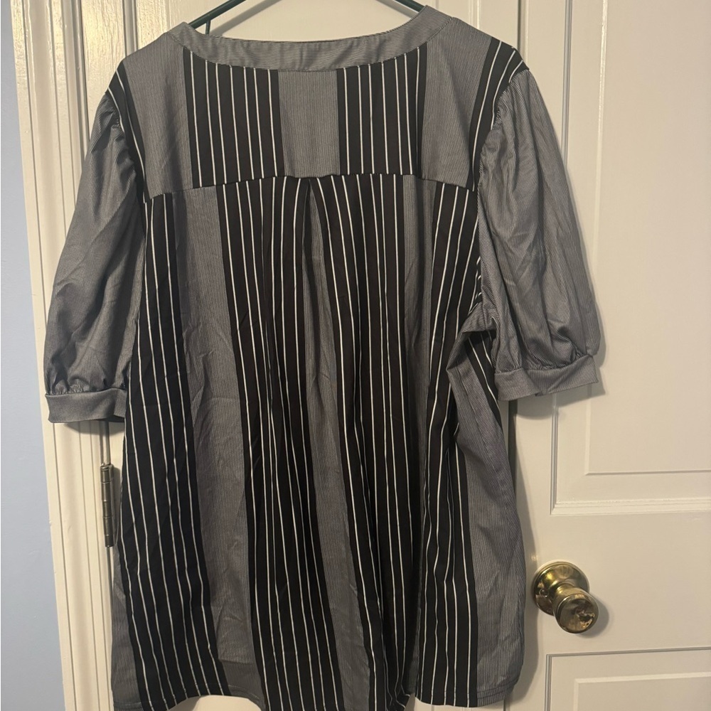 Super cute structured striped V-Neck. Casual to business casually. Never worn. - Picture 10 of 10